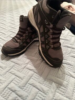 Merrell Women’s Gray Hiking Shoes Sz 7